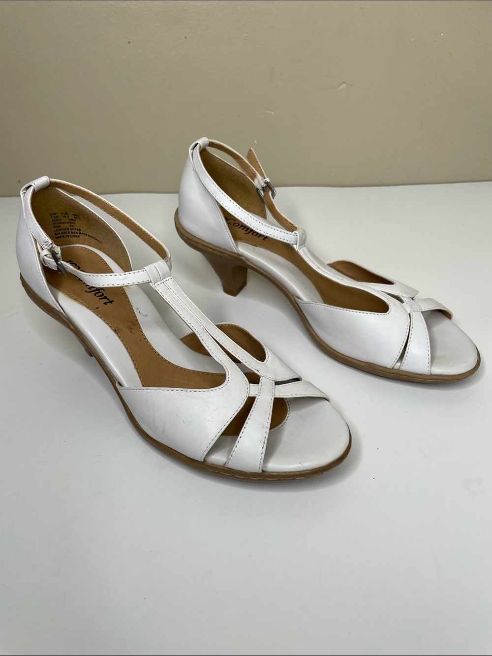 I LOVE COMFORT White Leather T-Strap Cushioned Insole Kitten Heel Sandals 7.5M - Picture 13 of 13
